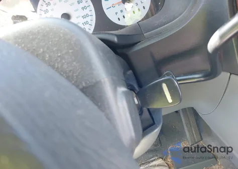 2006 Chrysler Town & Country из США, поврежденный, VIN 1A4GP45R66B605415